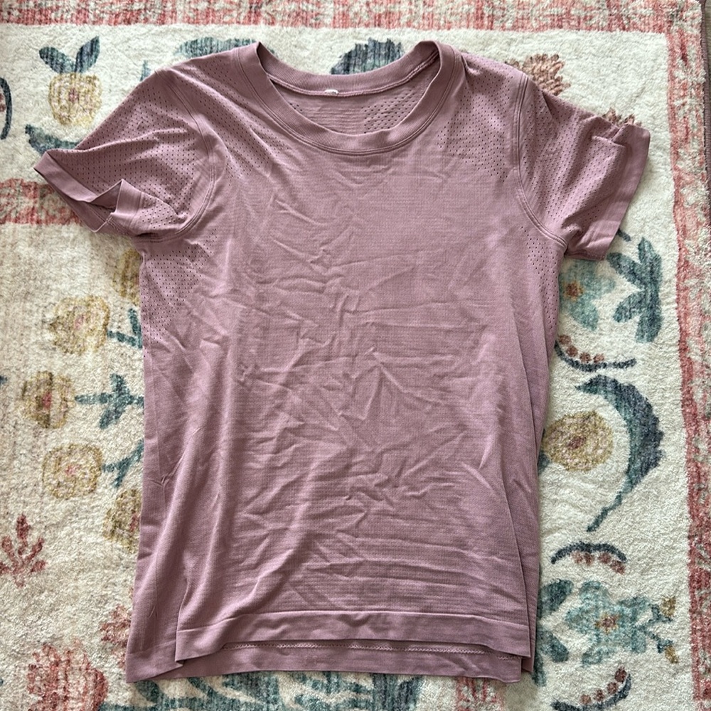 Lululemon athletic top! Size 6!